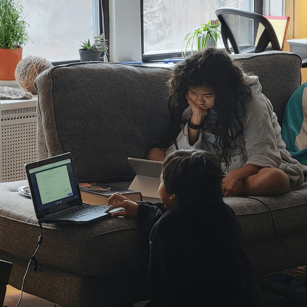 Children working together during e-learning